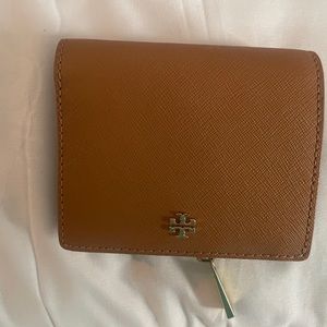 Tory Burch mini wallet *new*